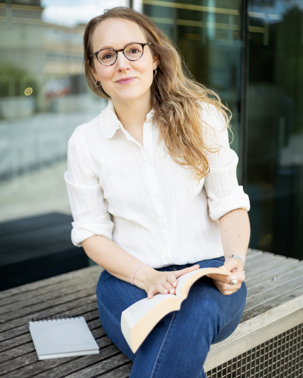 Mia Kos coach portrait